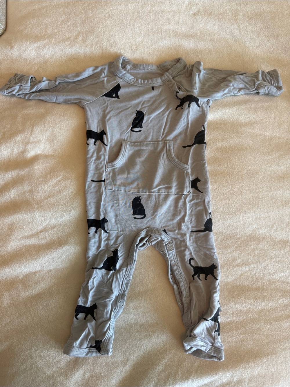 Kyte BABY Gray One-Piece Bodysuit with Black Cat Print